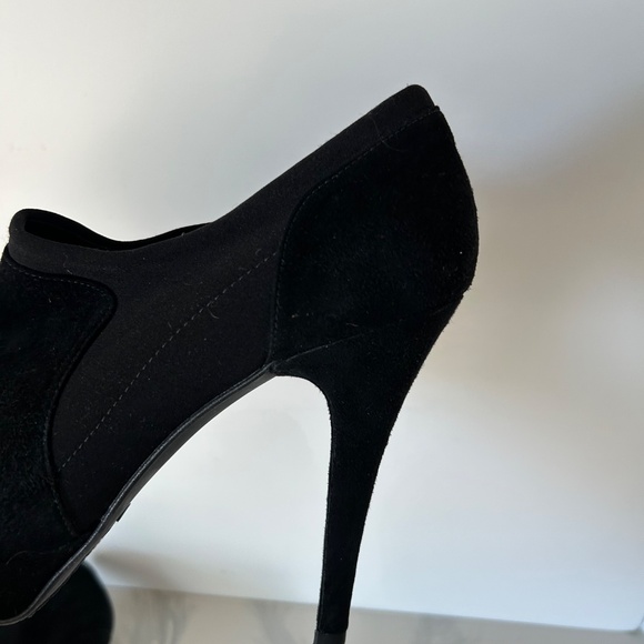 Stuart Weitzman Black suede platform high heel - Picture 11 of 15
